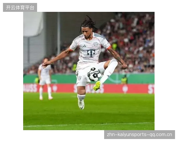拜仁外围远射撕破人墙得手，惊艳全场，足球魅力再度升华